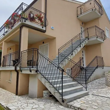 Apartmani Tomislav Krk Town Exteriér fotografie